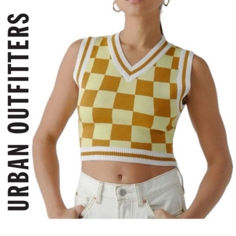 Urban outfitters women’s S checkered sweater vest NWT